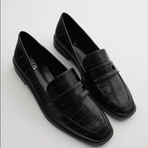 NWT Zara TRF black loafers - Size 39